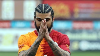 deandre-yedlin-galatasaray_1uub440p4xcep110g7xeti8gpe.jpg Thumbnail